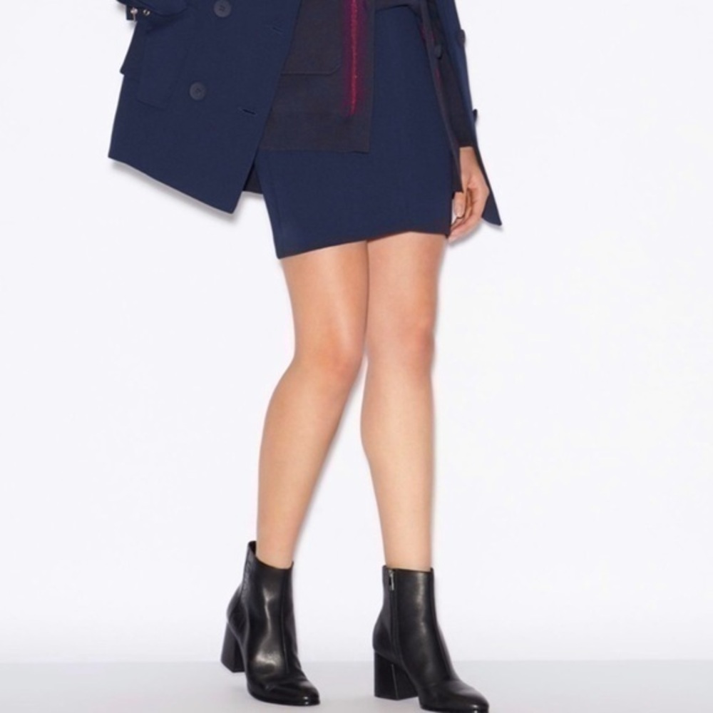 NWT Armani exchange AX mini skirt dark navy size 4